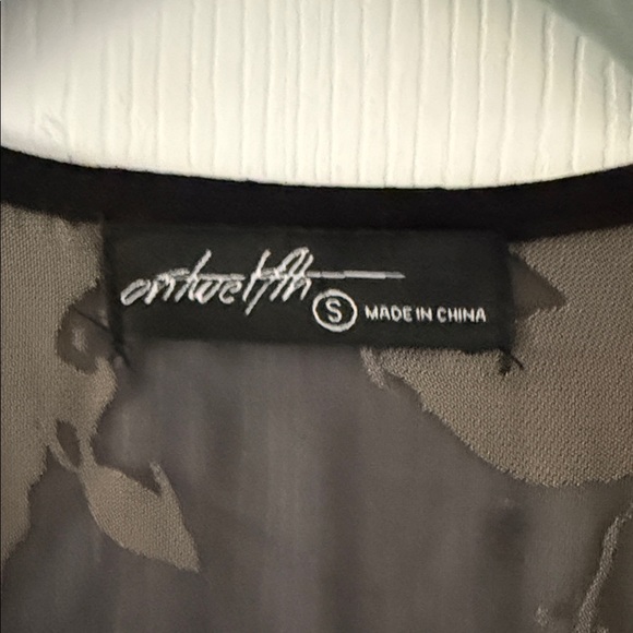 Black & Cream Floral Long Sheer Robe - Picture 2 of 4